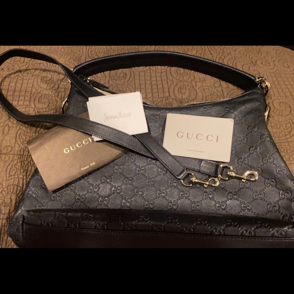 leather gucci bag in great condition